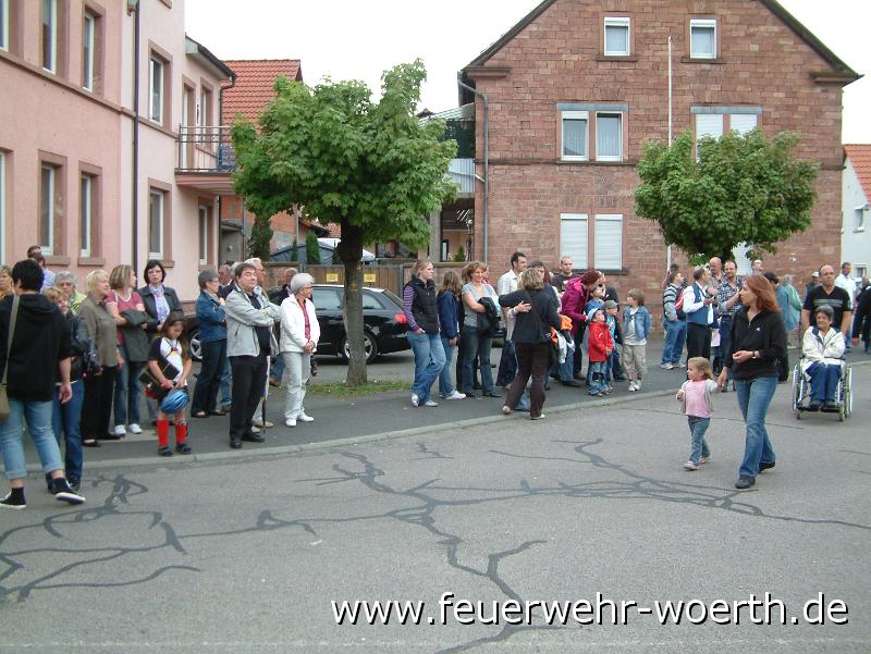 2010.04.30 Maibaumaufstellung (10).JPG